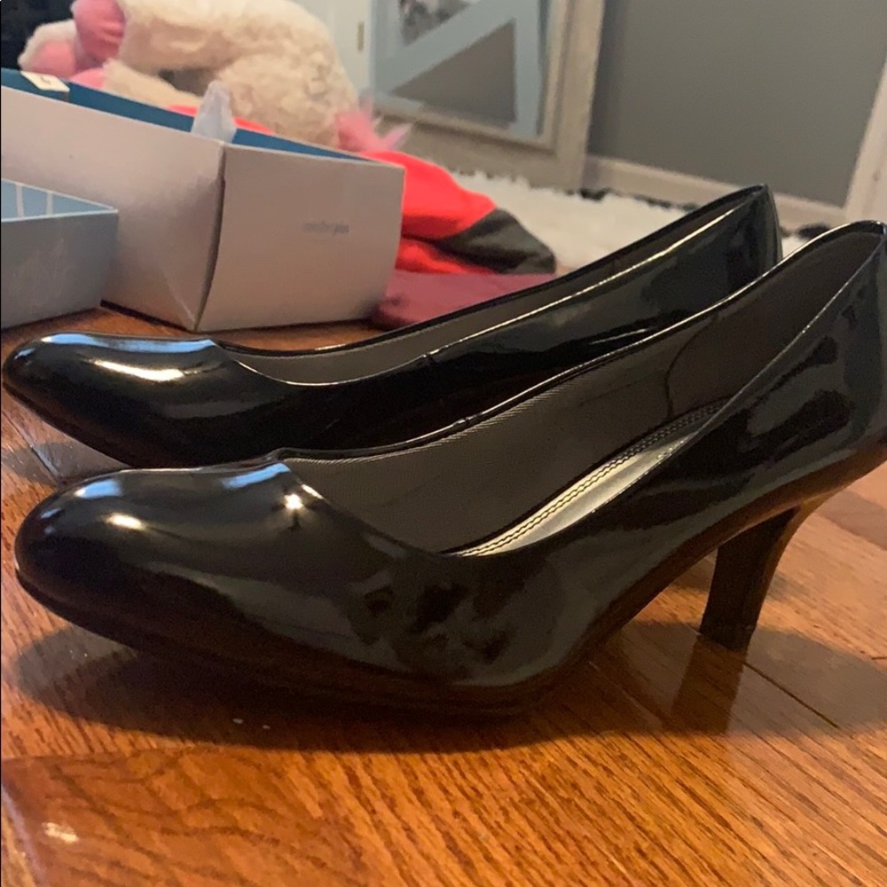 High Heels - Picture 2 of 3